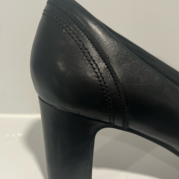 Clarks Women's Leather Artisan Tamryn Cider Pump β Size 9 Classic & Comfortable - Picture 5 of 16